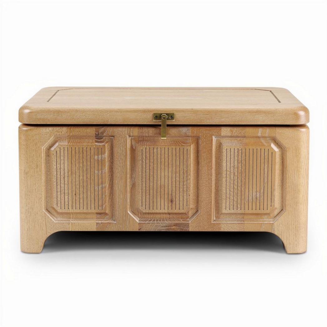 Wooden storage chest with decorative front and lockable lid 40 x 25 x 20cm